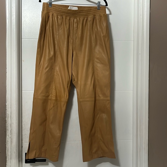 FRAME Lamb Leather Cropped Pants - Picture 2 of 10